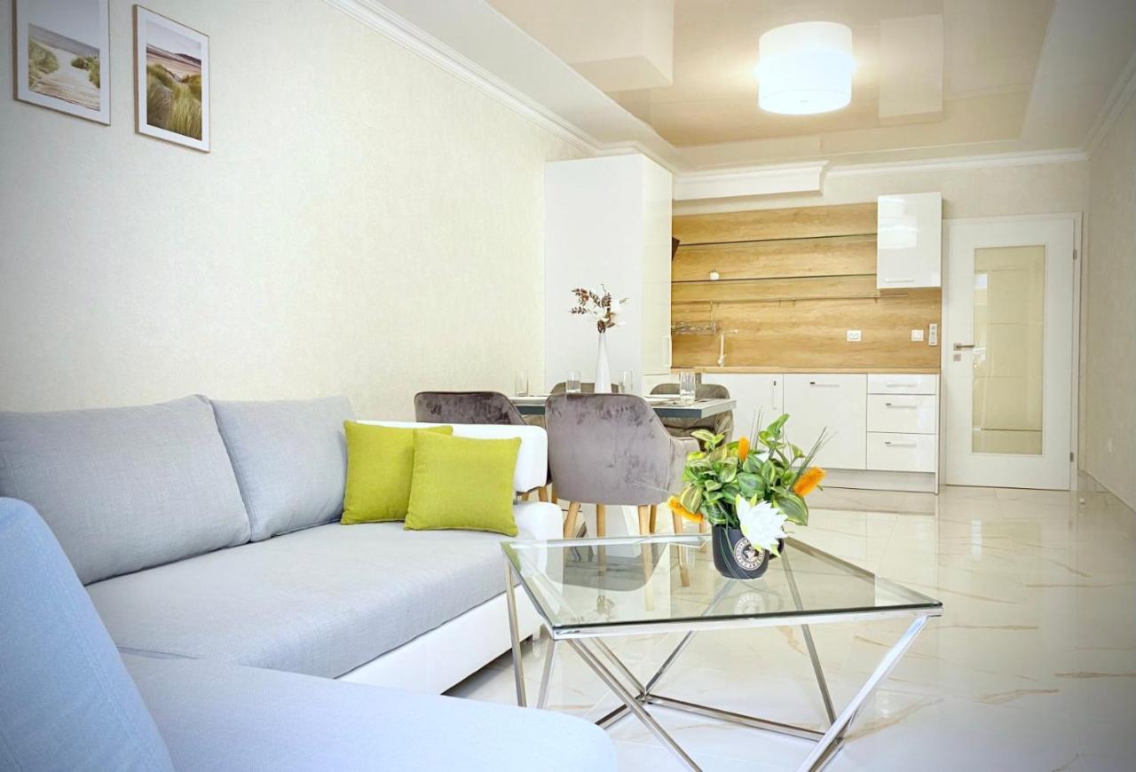 Sea View Apartment With Free Parking Pomorie Eksteriør bilde